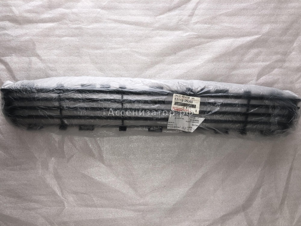Решетка в бампер центральная TOYOTA AVENSIS T250 2003-2008 5311205050
