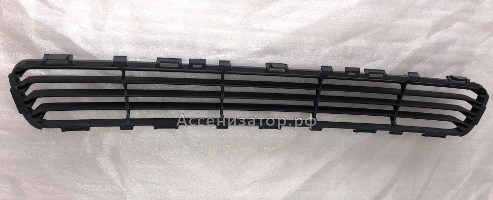 Решетка в бампер центральная TOYOTA AVENSIS T250 2003-2008 5311205050