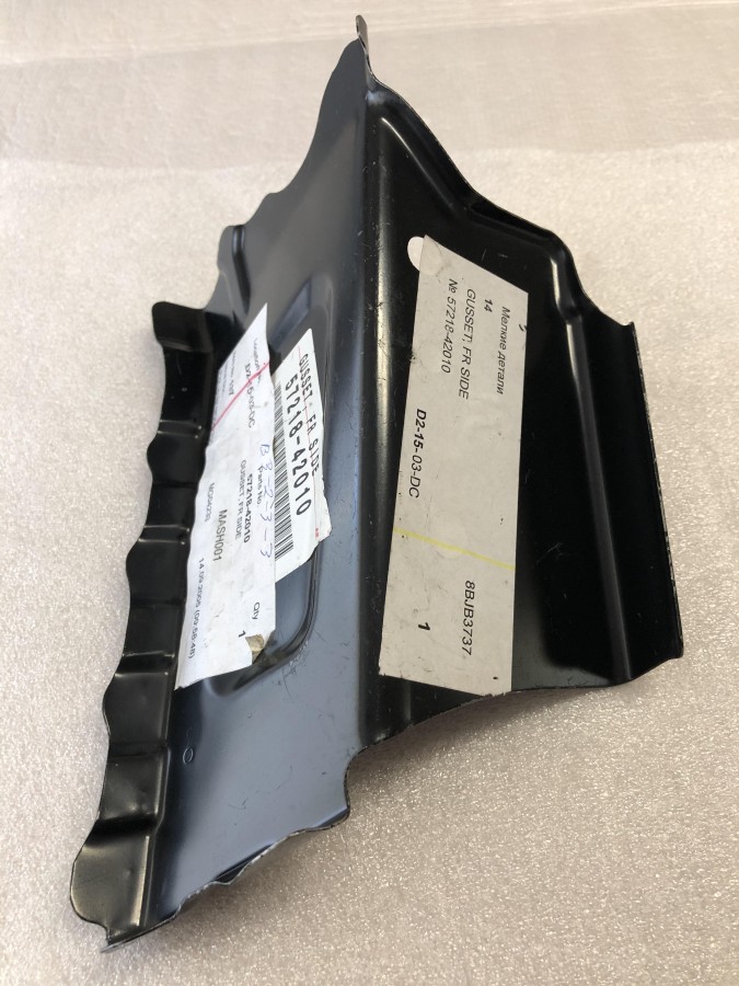 Кронштейн крыла переднего правого TOYOTA RAV4 A20 5721842010