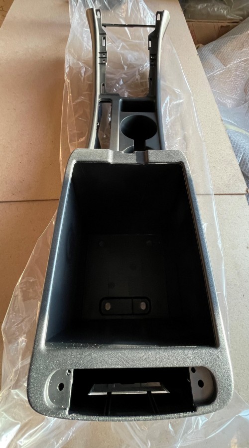 Консоль центральная TOYOTA Corolla E120 2001-2007 5890112481B0