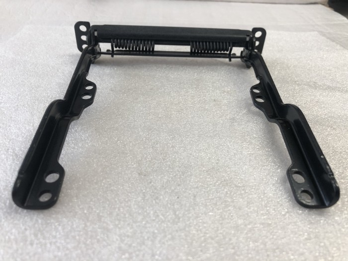 Кронштейн крышки бардачка TOYOTA Land Cruiser Prado 120 5890760070