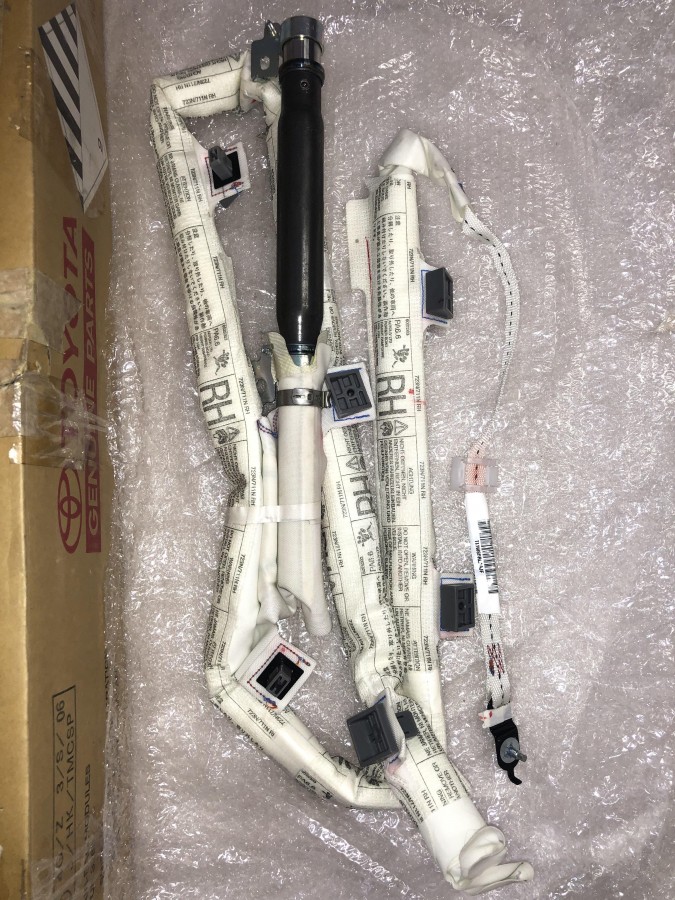 Подушка безопасности боковая правая TOYOTA COROLLA Е120 6217013011