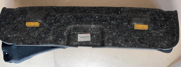 Обшивка крышки багажника Toyota Avensis T250 6479105050C1 новая оригинальная, в наличии на нашем складе