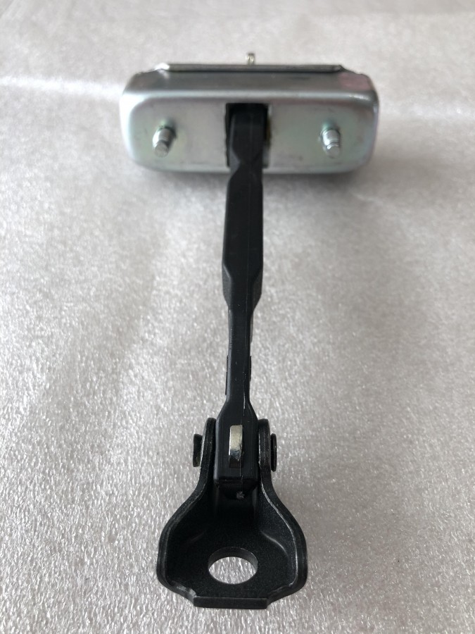 Ограничитель задней левой двери Toyota Corolla Verso AUR10 2004-2007 6864064010