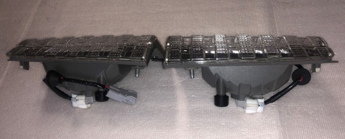 Фонарь задний правый LEXUS LX470 8167060080