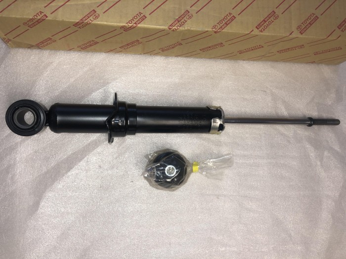 Амортизатор задний TOYOTA COROLLA E120 2001-2006 4853080309