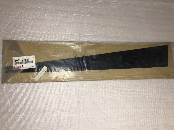 Наклейка центральной стойки TOYOTA RAV4 7594142010