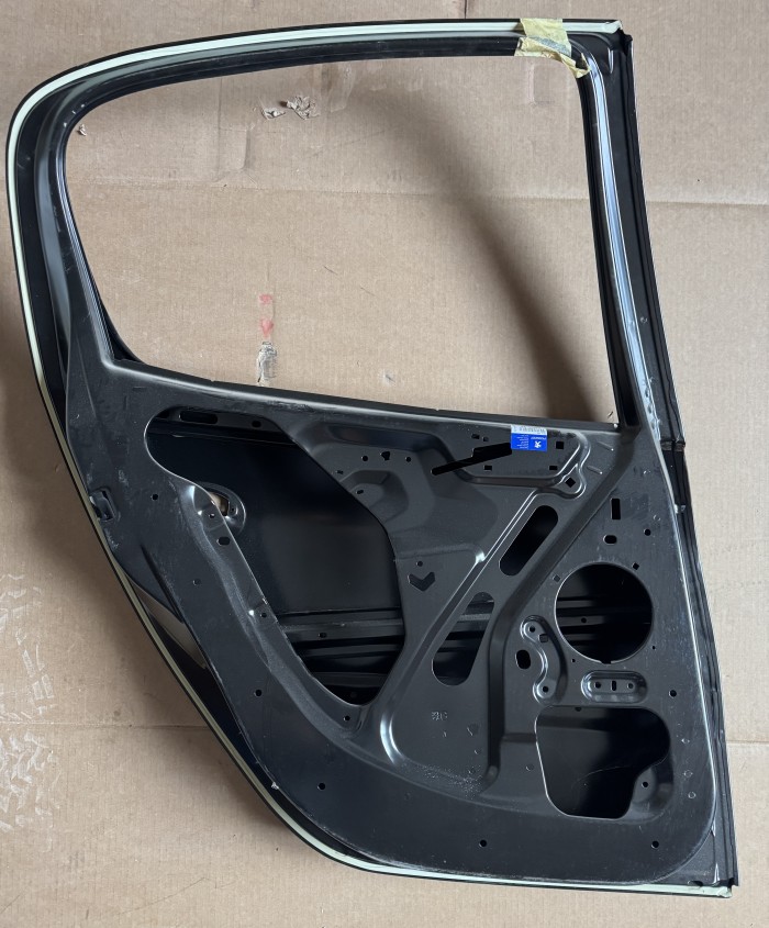 Дверь задняя левая Peugeot 206  9006.78