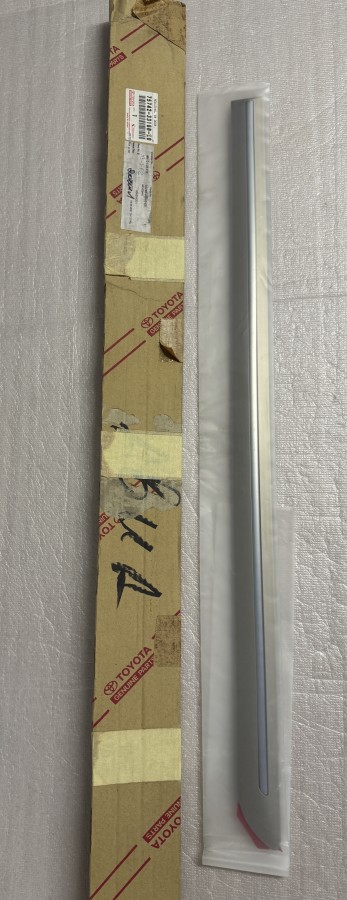 Молдинг задней левой двери TOYOTA CAMRY V30 7574233180E0